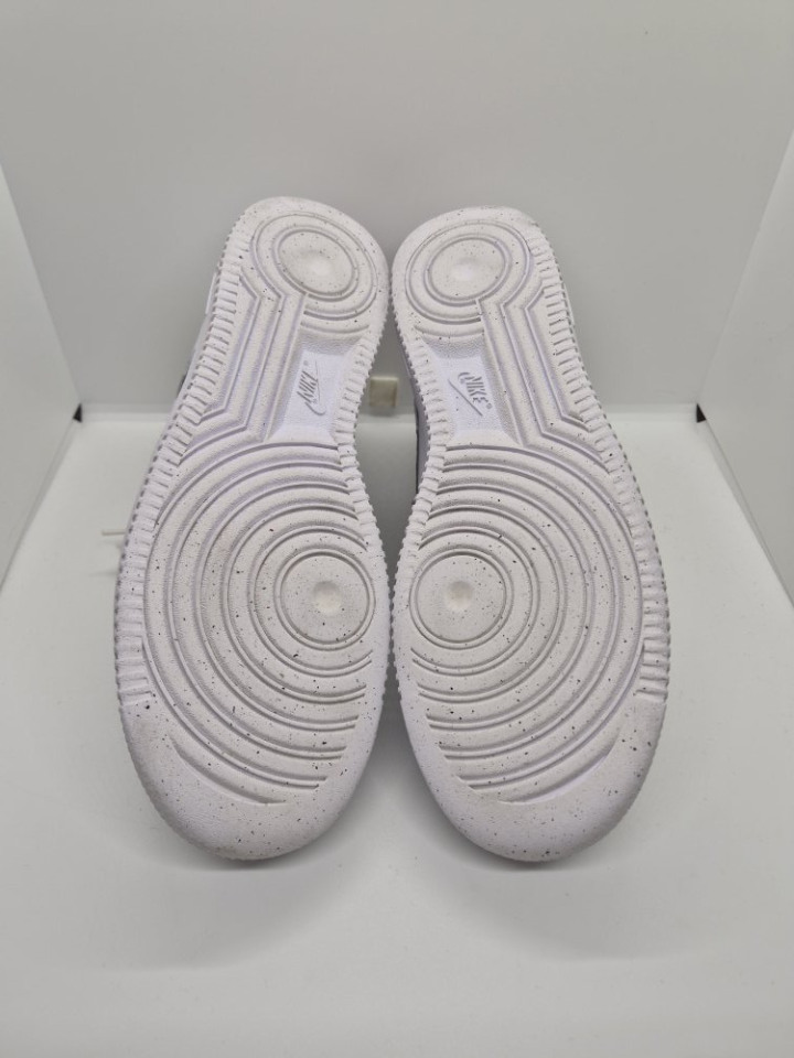 Déjaunissement semelle Nike